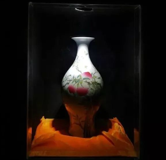 雍正粉彩瓶